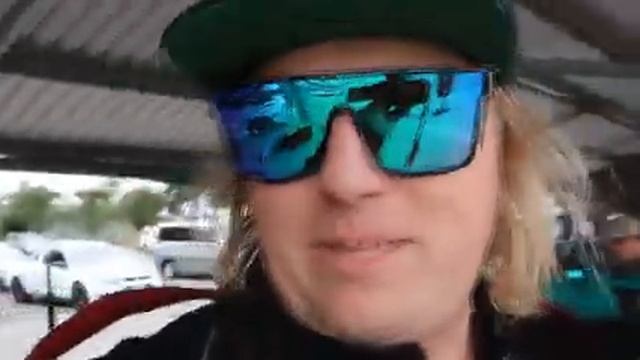 Jimmy Oakes gets crashed into... смотреть онлайн