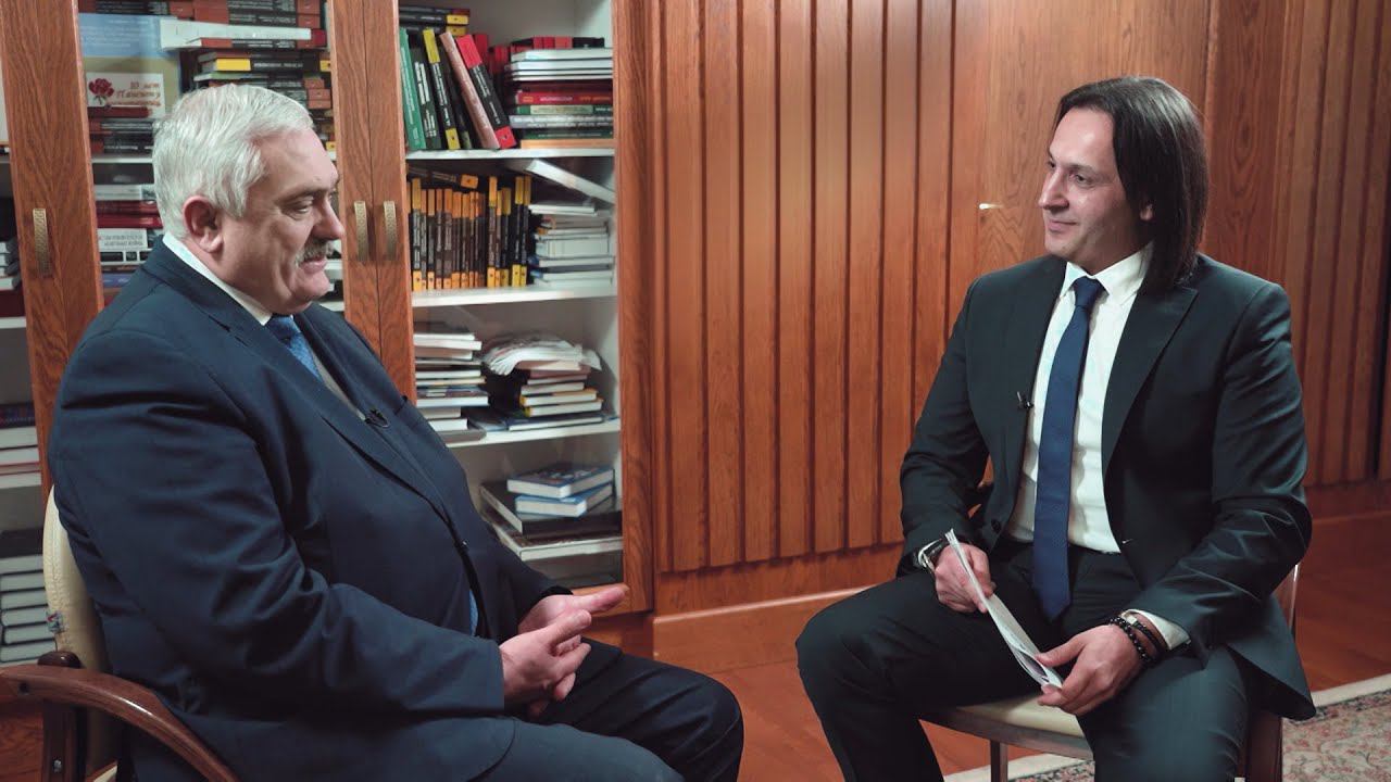 Интервью ректора Губкинского университета Виктора Мартынова / Газовая промышленность смотреть онлайн