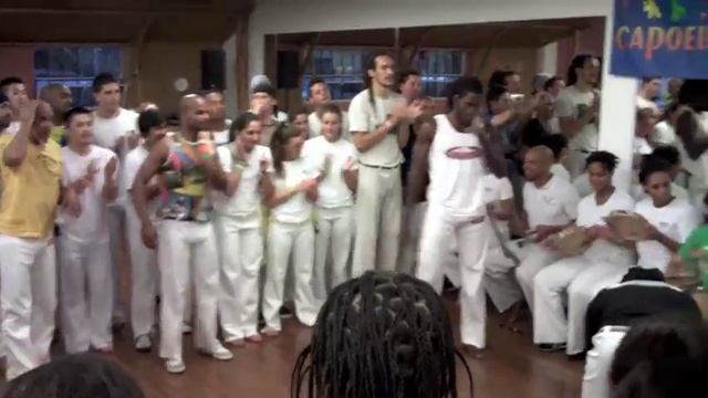 Alfred Kendrick - Fit Arts and Contra Mestre Jamika at Capoeira Batuque Batizado 2011 смотреть онлайн