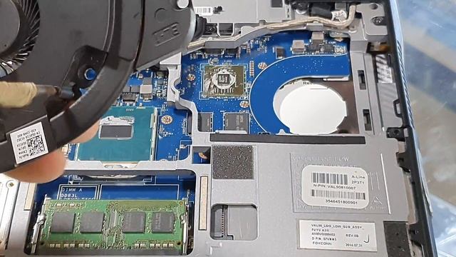 Hướng dẫn vệ sinh laptop và tra keo tản nhiệt xịn смотреть онлайн