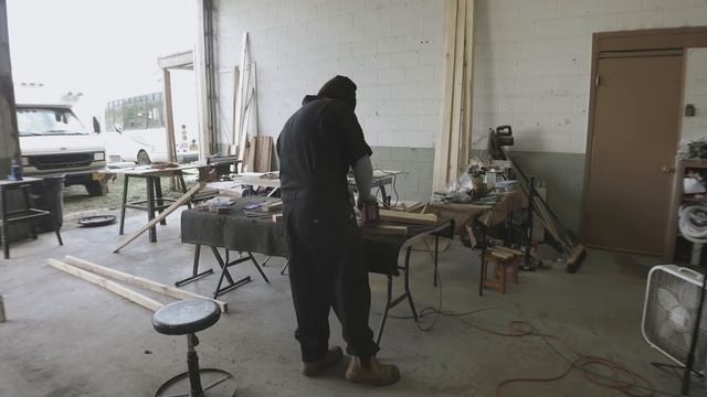 How To Make A Bed Frame For Your Skoolie Or Van Conversion - 30 DAY SHORT BUS BUILD - Episode 3 смотреть онлайн