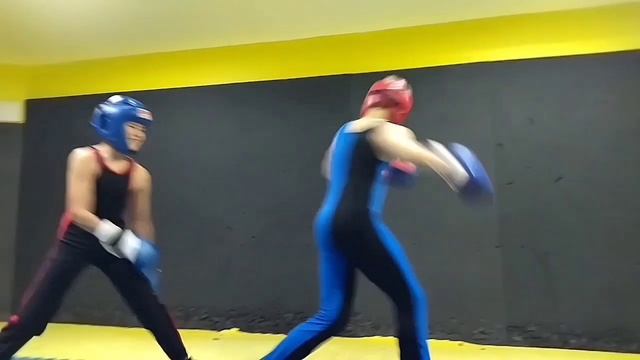 Топчик от Матвея) #savate #сават #вертушка #торнадо #backkick #бэккик #кикбоксинг #kickboxing смотреть онлайн