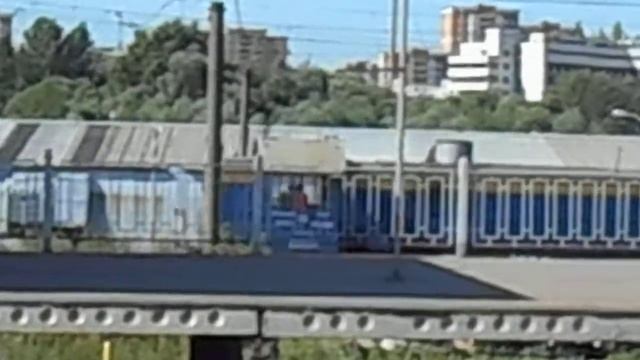 Проезд тепловоза ТЭМ18Дм на станции Ховрино. смотреть онлайн