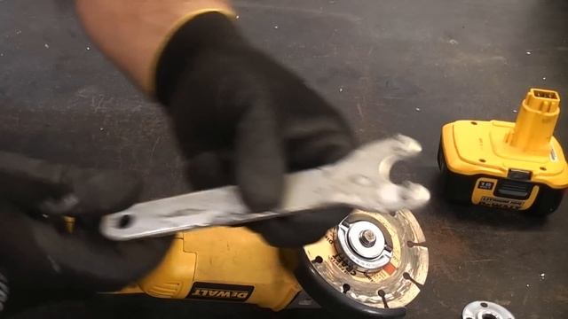 Milwaukee Fix-Tec | Quick locking flange nut смотреть онлайн