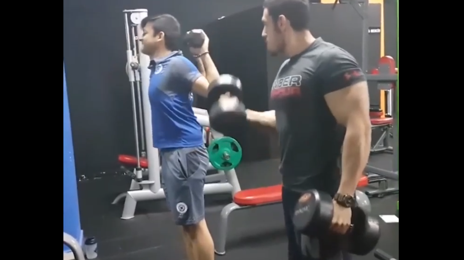 Первый день в качалке смотреть онлайн