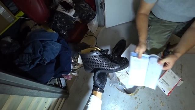 Gucci, Maserati, Louboutin. Находки в контейнерах. смотреть онлайн