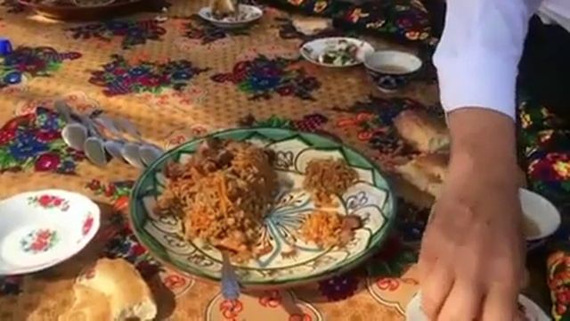 КАК ПРАВИЛЬНО КУШАТЬ ПЛОВ! смотреть онлайн
