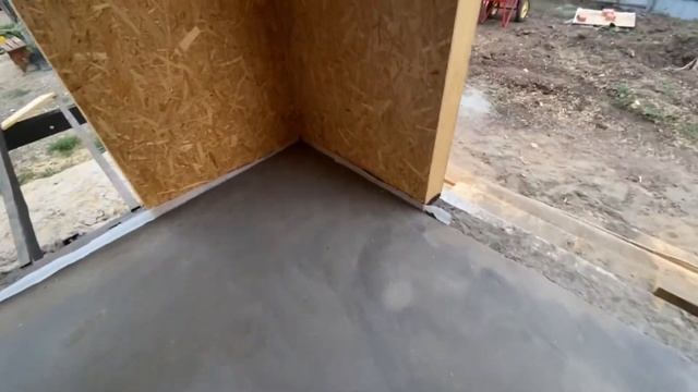 Стяжка в доме из сип панели. Крыша четырехскатная. смотреть онлайн