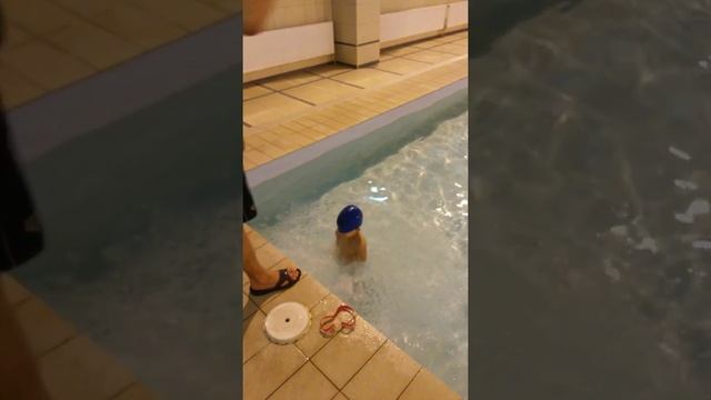 Как правильно одеть плавательную шапочку смотреть онлайн