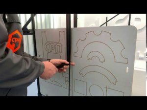 Станок для ручной резки пенопласта по шаблону.