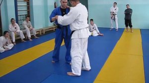 Кострома, клуб годзюрю и кудо- о положении корпуса при бросках, удушение после перевода в партер.