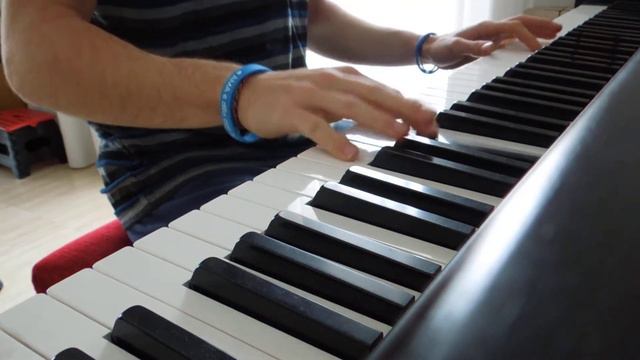 Domino cover (by gabri) смотреть онлайн