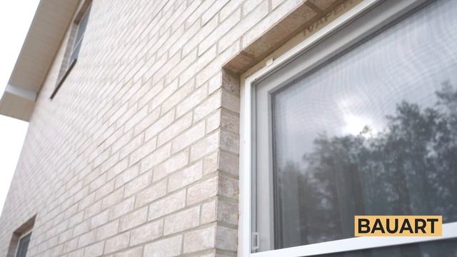 Дом в Коваши, Ленинградская область. Светлая серо-бежевая плитка под кирпич смотреть онлайн