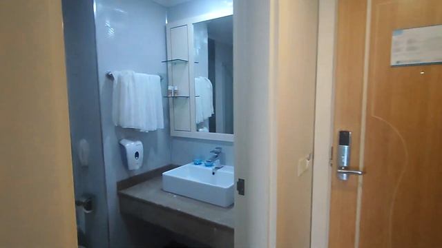 Номер в отеле Crystal Waterworld Resort & Spa смотреть онлайн