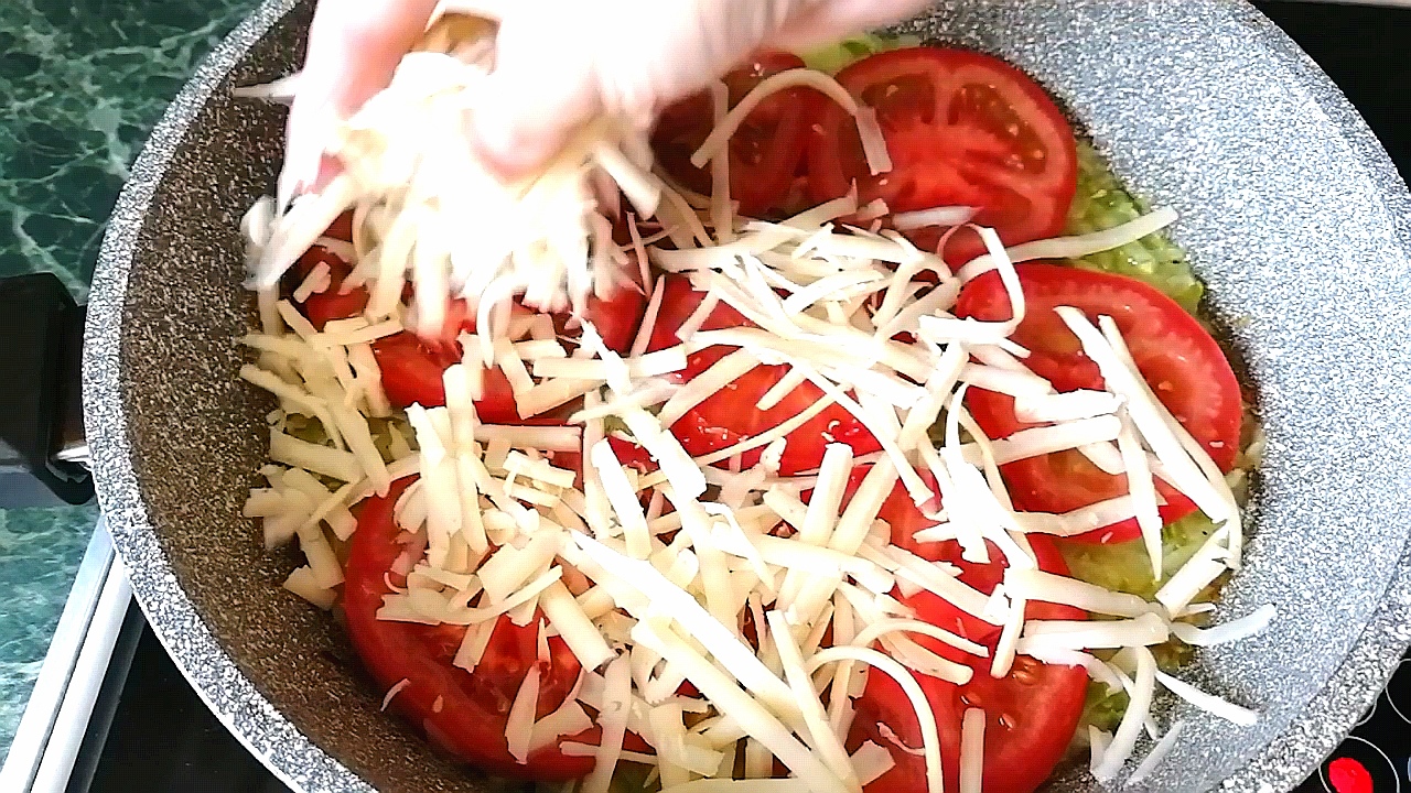 Просто натрите 2 картошки и1 кабачок. Супер ВКУСНО! смотреть онлайн