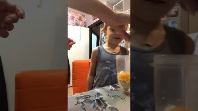 2 Максим и Дима готовят овсяной блинчик смотреть онлайн
