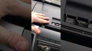 Замена крышки верхнего центрального бардачка, газель бизнес