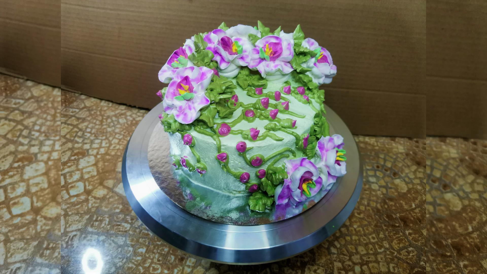 Украшаем торт ОРХИДЕЯМИ смотреть онлайн