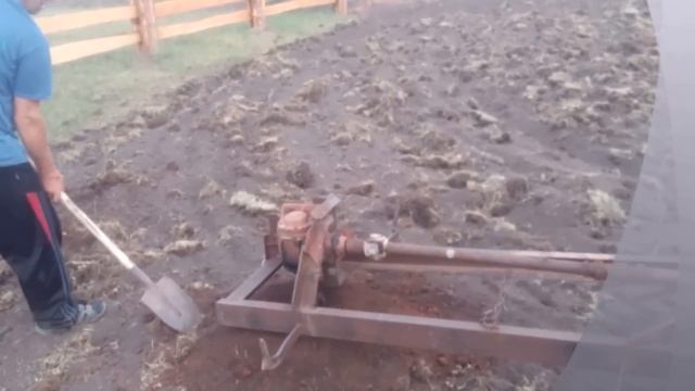 Бур, Самодельный бур для МТЗ. Бурим ямки(котлованы) смотреть онлайн