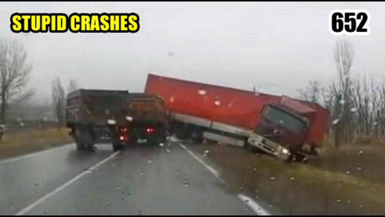Stupid driving mistakes 652 (November 2021 English subtitles) смотреть онлайн