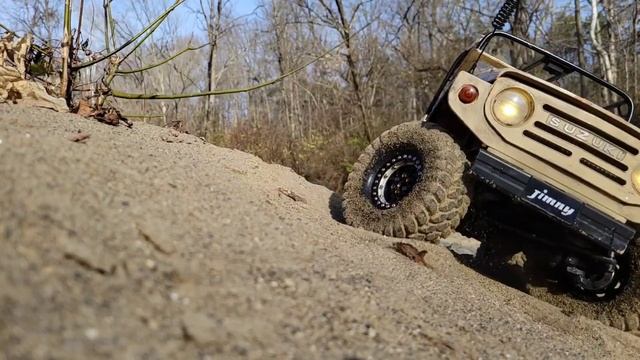 1/6 SCALE Thanksgiving day run with the RocHobby 1941mb scaler Willys and the FMS JIMNY смотреть онлайн