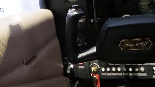 Цессна 172. Без монтажа. звук на штатный микрофон камеры смотреть онлайн