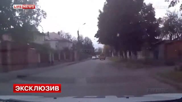 Подросток 300 метров протащил полицейского за автомобилем смотреть онлайн