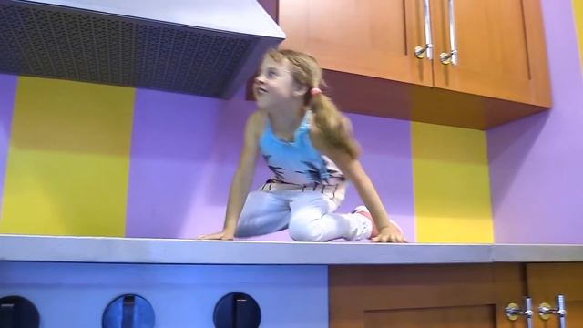 Москва для детей. Подружки в Доме Великана! смотреть онлайн