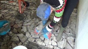 Мешок цемента пополам. Сколько ведер в мешке цемента.