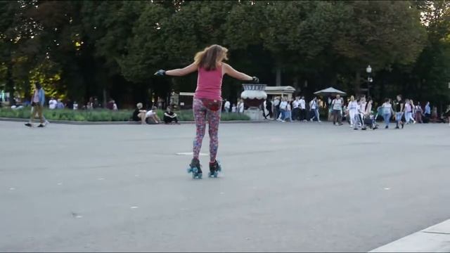 Катание на квадах (двухрядных роликах) в Парке Горького