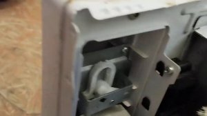 Простой ремонт ручки механического таймера микроволновки.