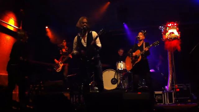 Niclas Frisk's Chinatown - Cry no more tears, Live 2011 смотреть онлайн