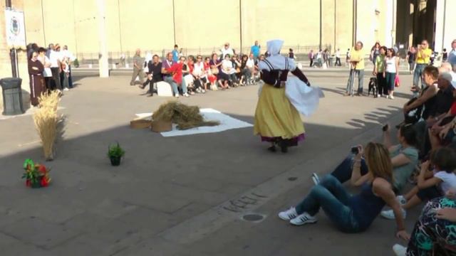 Corale folkloristica FONTAMARA di Pescina (Aq) al Perdono di Assisi 2011.mp4 смотреть онлайн