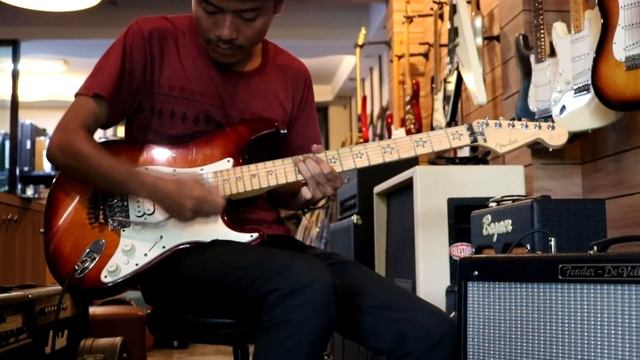 Fender Richie Sambora Sunburst 1995 USA смотреть онлайн