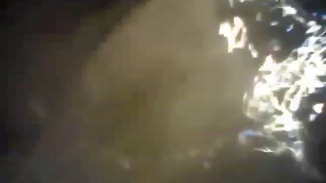 Опускаю телефон в воду! смотреть онлайн
