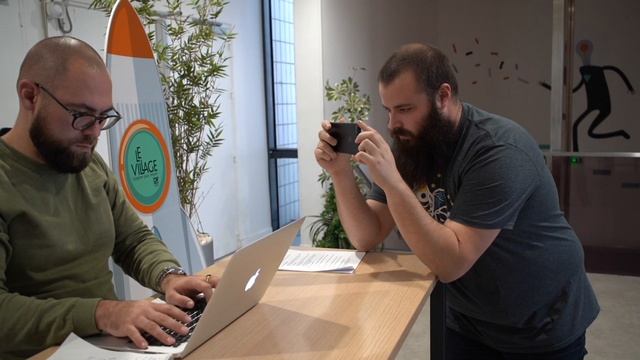 ? Tuto Prise de Vue : Comment bien filmer avec son smartphone ? - Makidoo смотреть онлайн