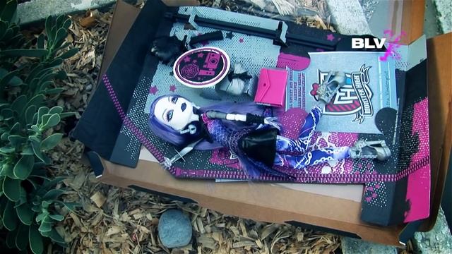 Раскрываем коробку с куклой Спектра Вондергесйт день фото Монстер Хай Школа Монстров моя коллекция смотреть онлайн