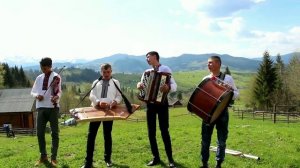 Гуцульські музики. Гуцулка