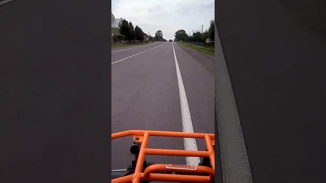 квадроцикл Access на дорозі смотреть онлайн