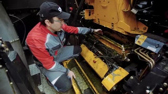 Обзор комбайна New Holland Forage Cruiser смотреть онлайн