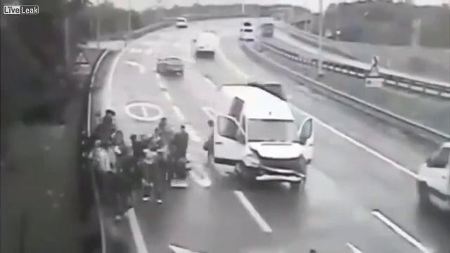 Сколько людей в автобусе? смотреть онлайн