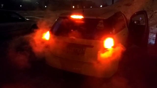 Строб контроллер в спойлере Toyota Wish смотреть онлайн