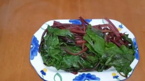 ВКУСНЫЙ И ПОЛЕЗНЫЙ САЛАТ ИЗ СВЕКОЛЬНЫХ ЛИСТЬЕВ!