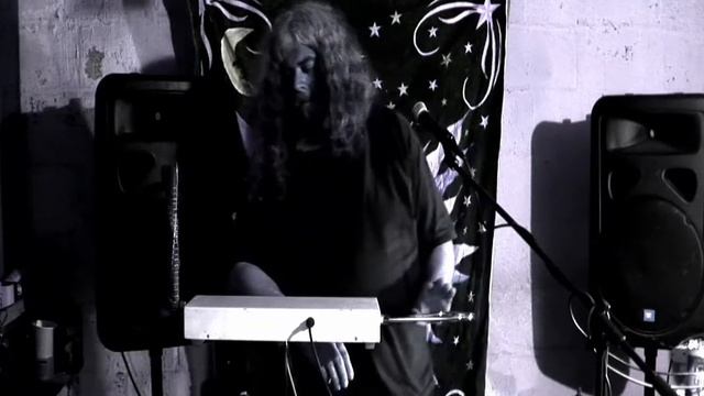 "Unearthly Pleasures Await" - Rupert Chappelle, Theremin смотреть онлайн