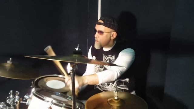 Соло на ударных. Валерий Челиканов. смотреть онлайн