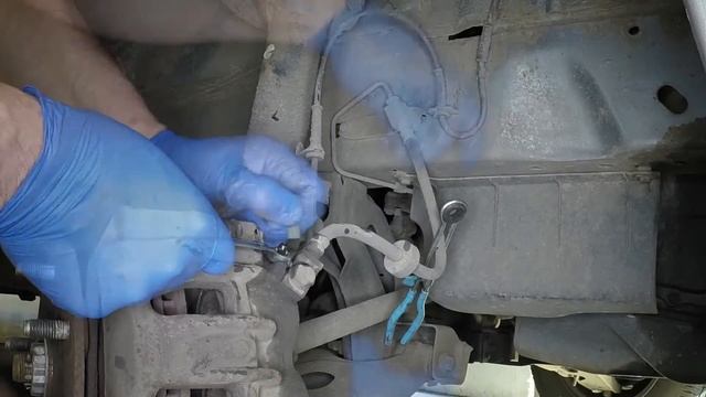 Ford Transit (2000 - 2006) - Brake pad Remove and replace смотреть онлайн