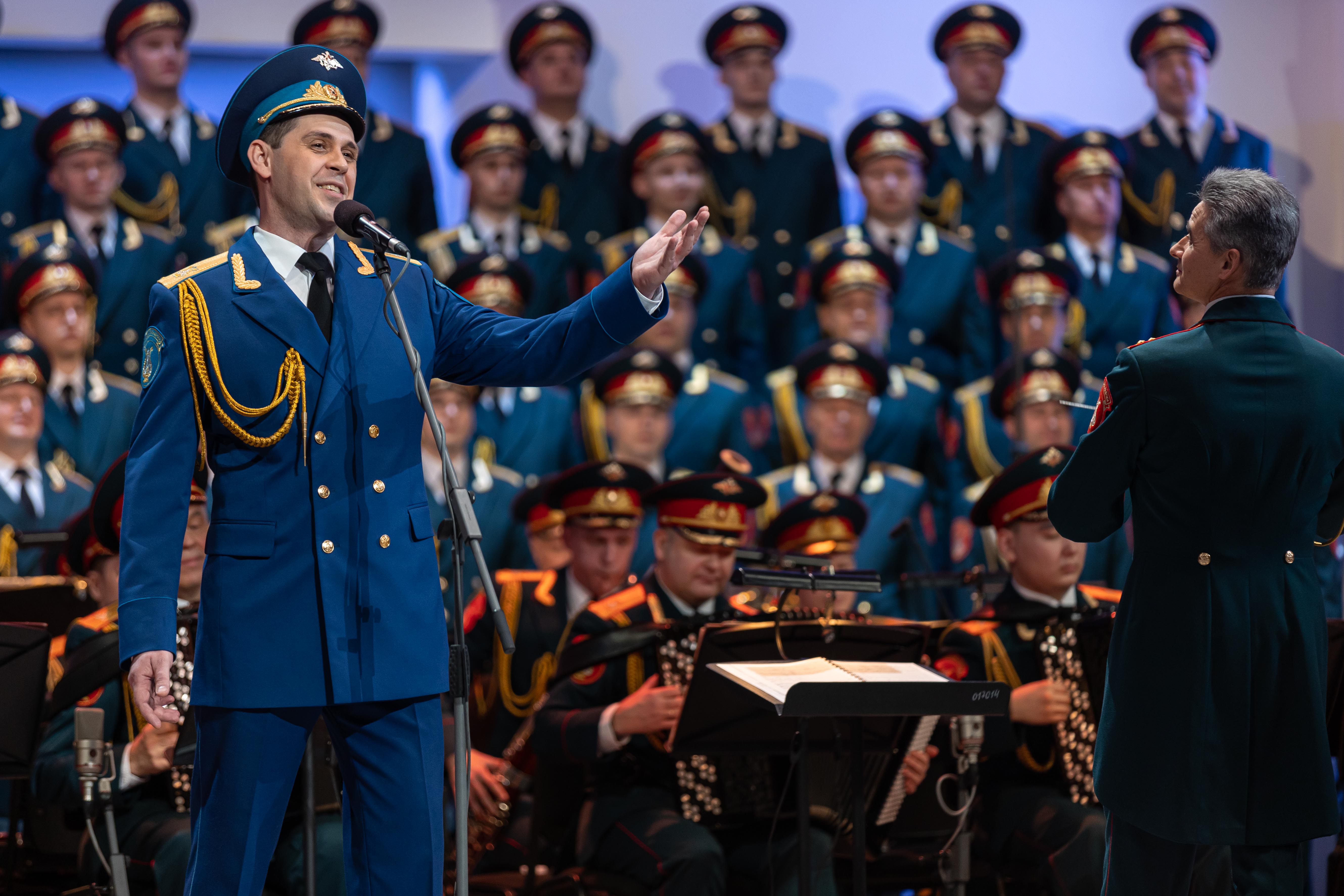 «Поклонимся великим тем годам», солист – Максим Маклаков, февраль 2024 смотреть онлайн