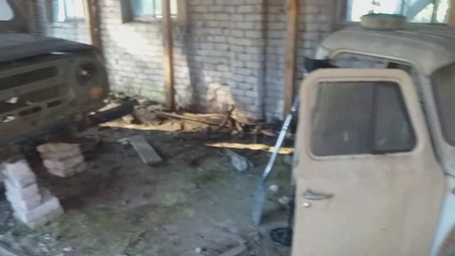 Вот это находки в старых заброшеных колхозах советую посмотреть смотреть онлайн