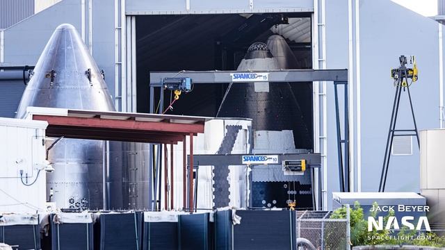 Starship 24 Destacked Amid Potential Problems | SpaceX Boca Chica смотреть онлайн