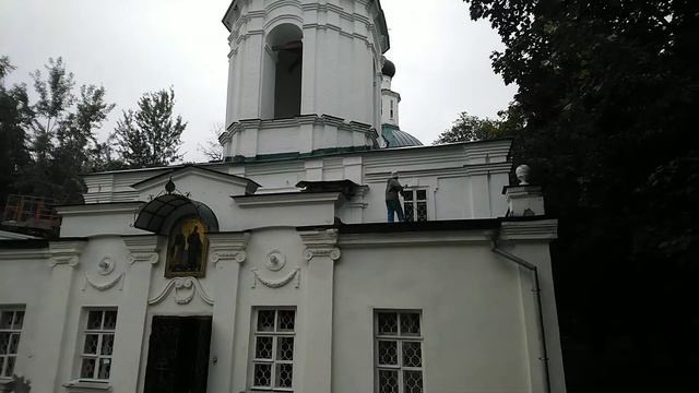 Окраска фасада церкви в Нижнем Новгороде--парк имени Кулибина